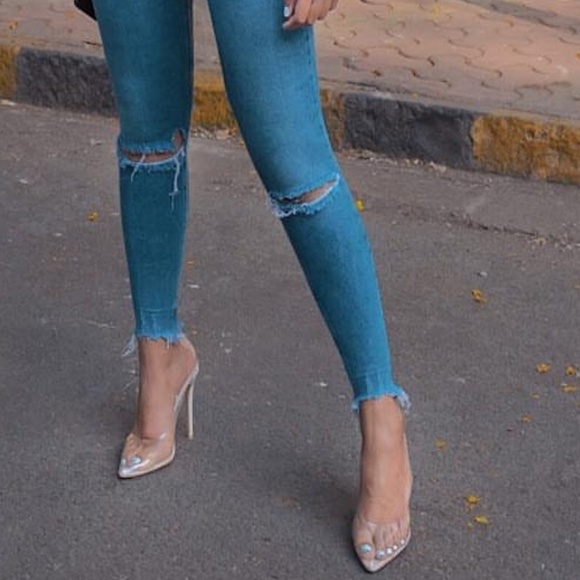 Last 10 Cinderella clear pumps - Picture 5 of 8